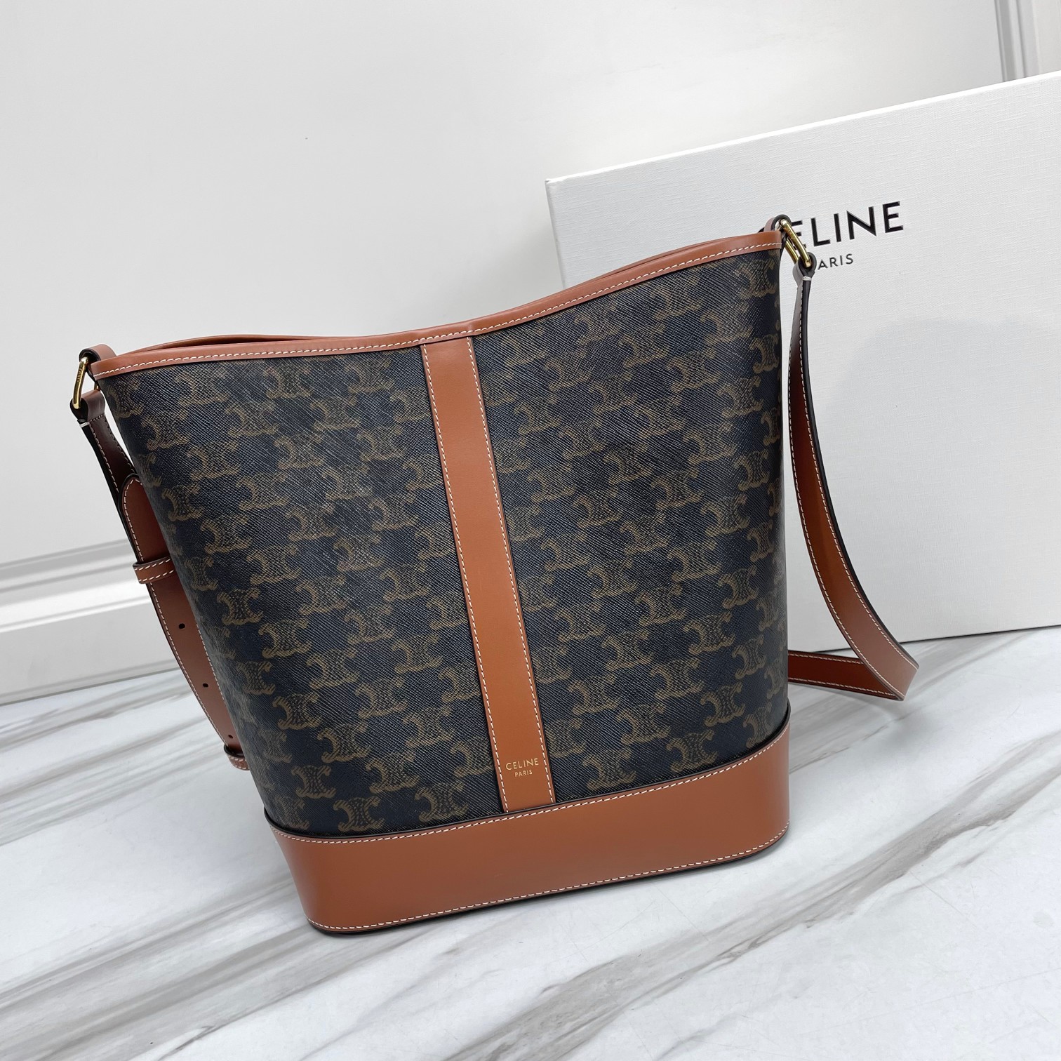 CELINE Meduim Bucket In Triomphe Canvas