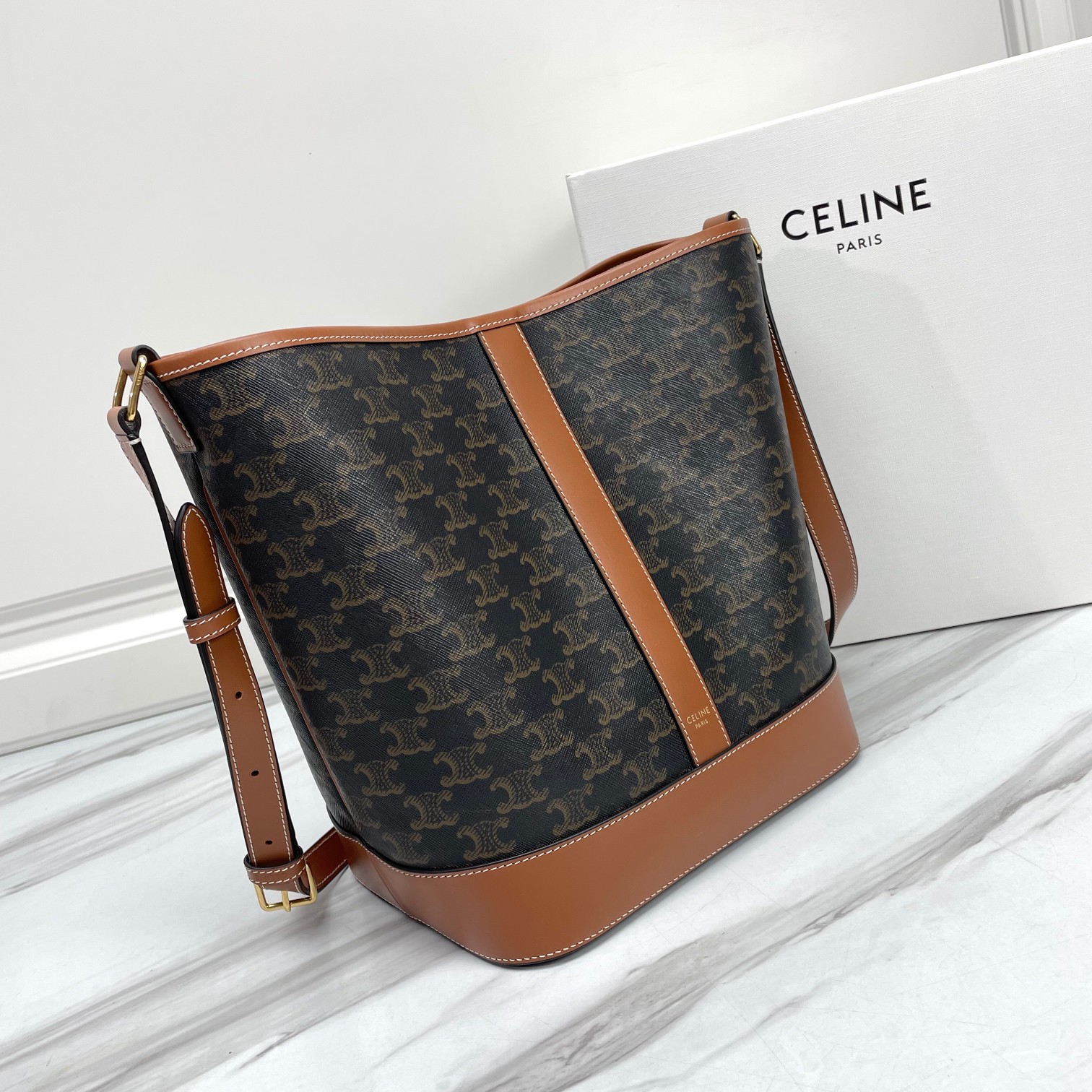 CELINE Meduim Bucket In Triomphe Canvas