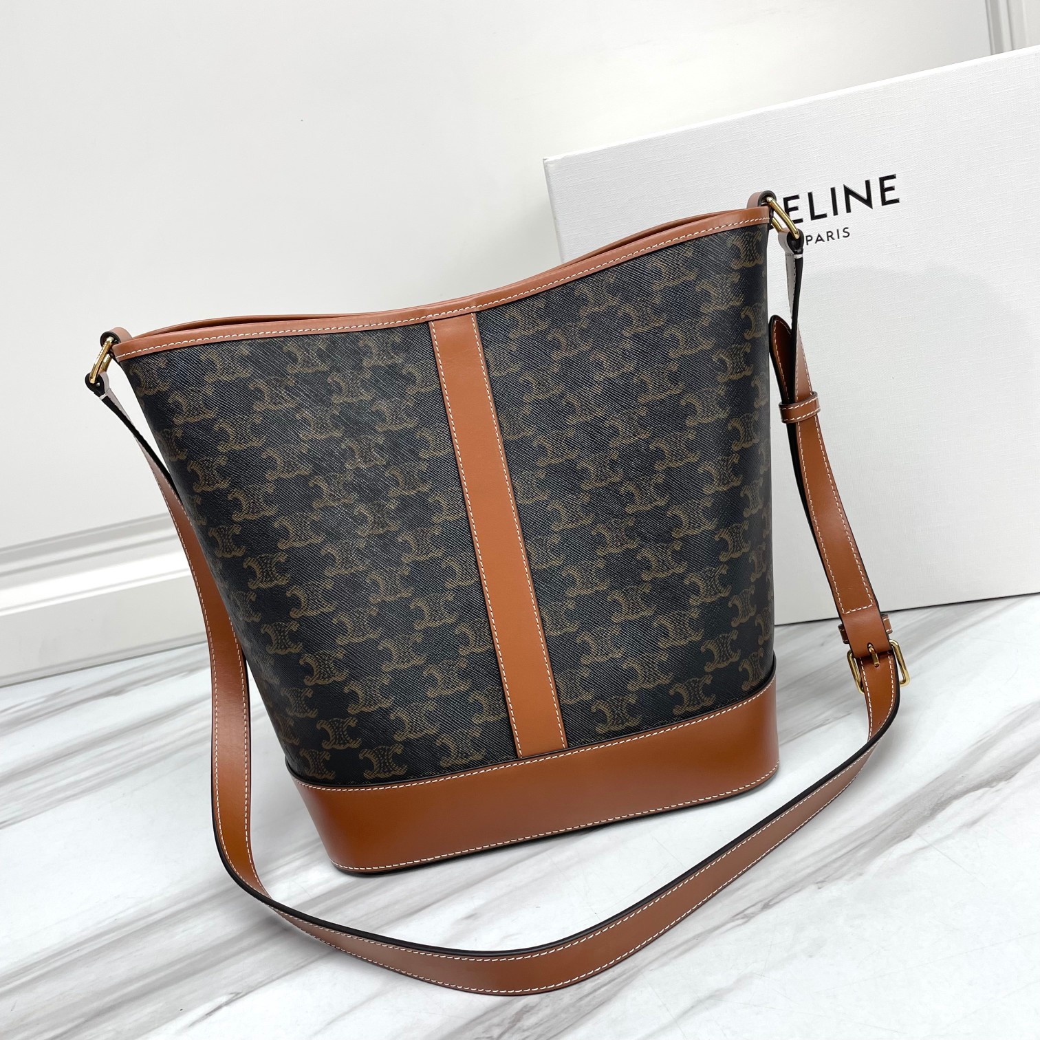 CELINE Meduim Bucket In Triomphe Canvas