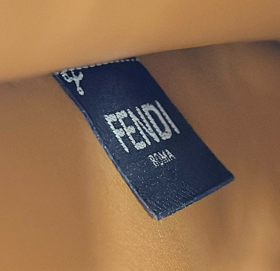 FENDI Peekaboo ISeeU Medium Tan