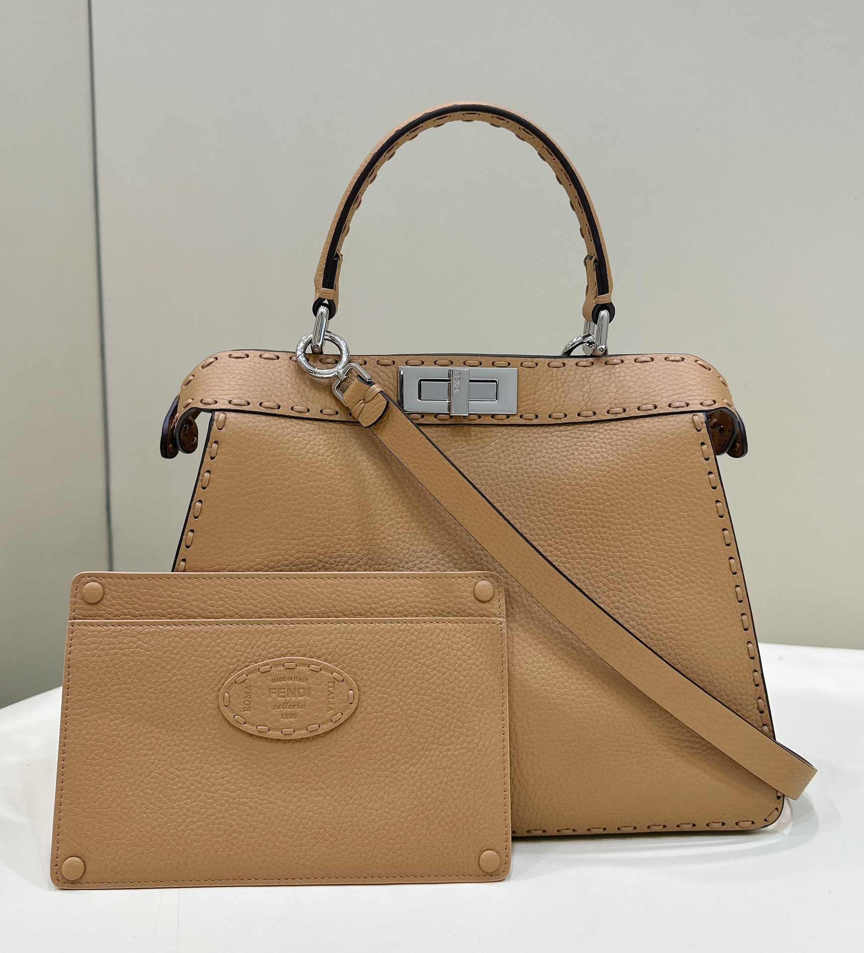 FENDI Peekaboo ISeeU Medium Brown