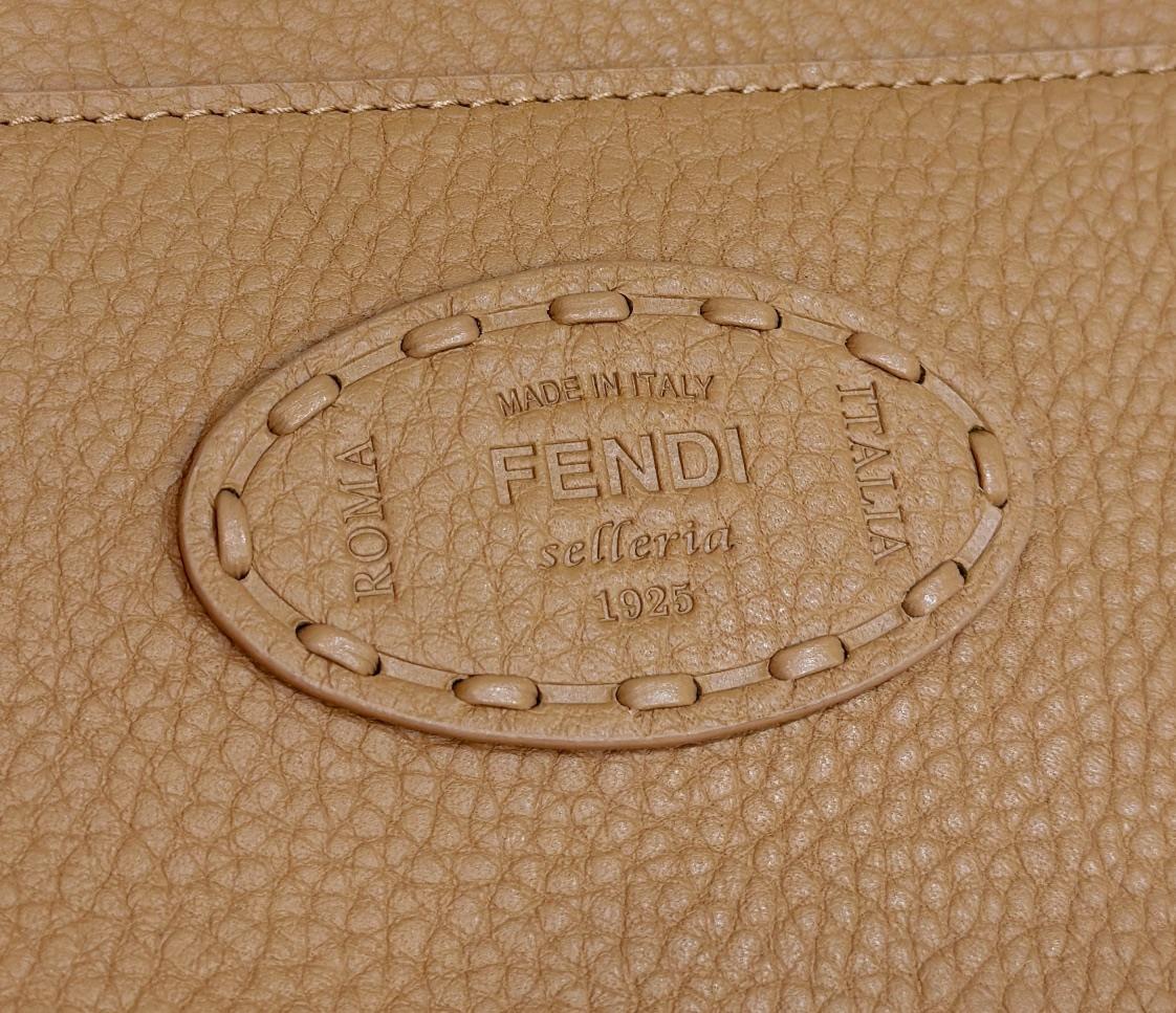 FENDI Peekaboo ISeeU Medium Brown