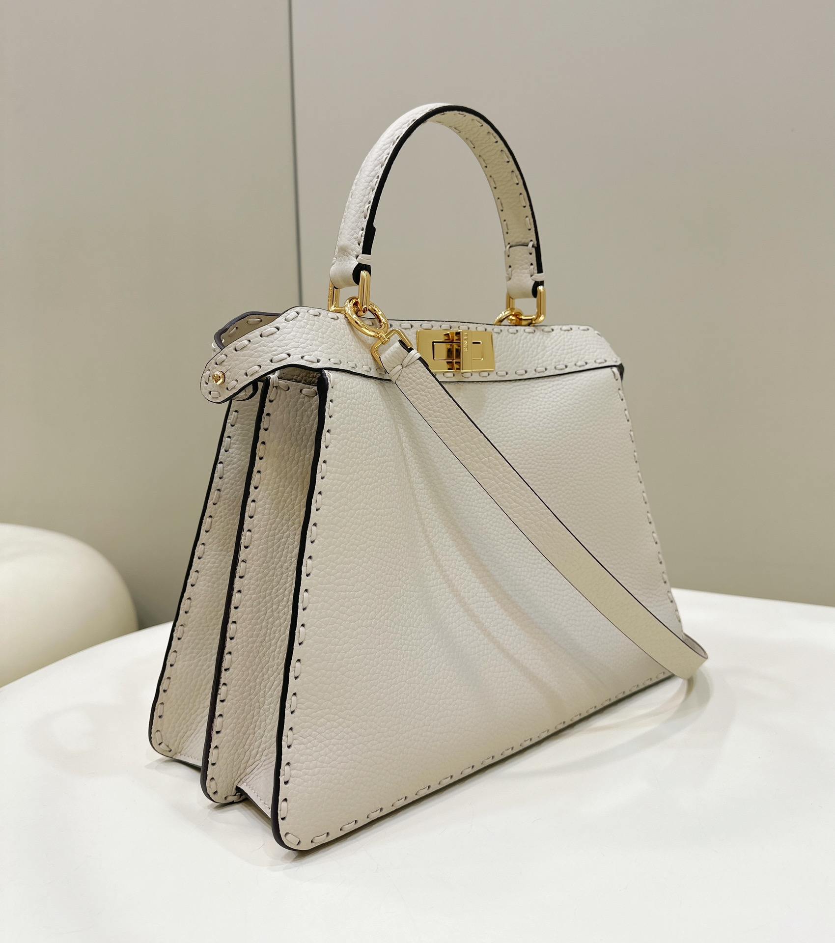 FENDI Peekaboo ISeeU Medium White