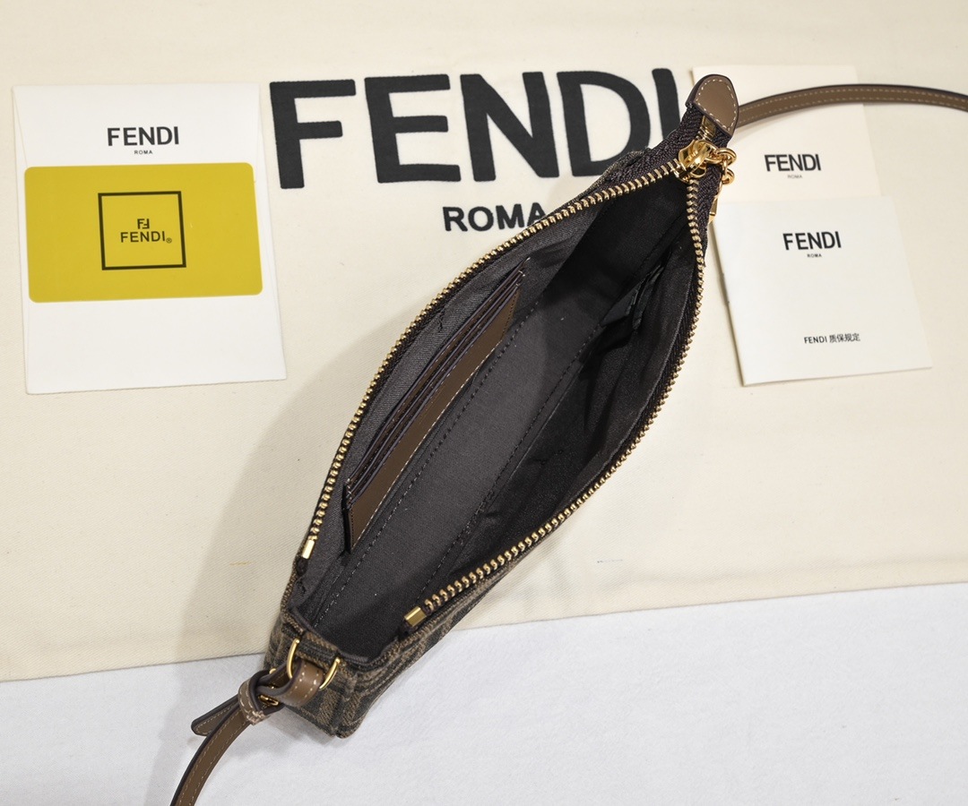 FENDI Baguette Pouch