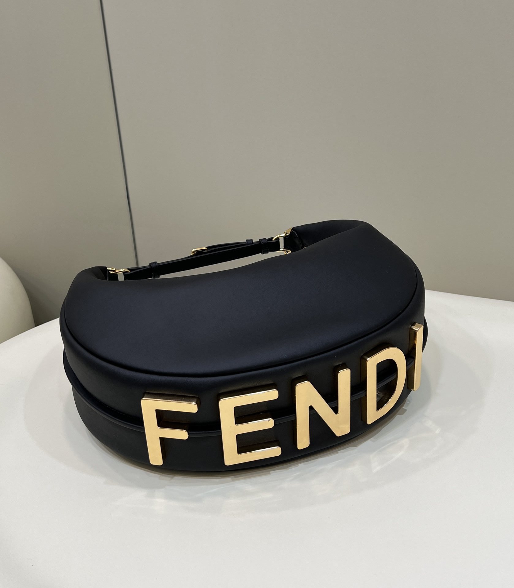 FENDI Graphy Meduim Black