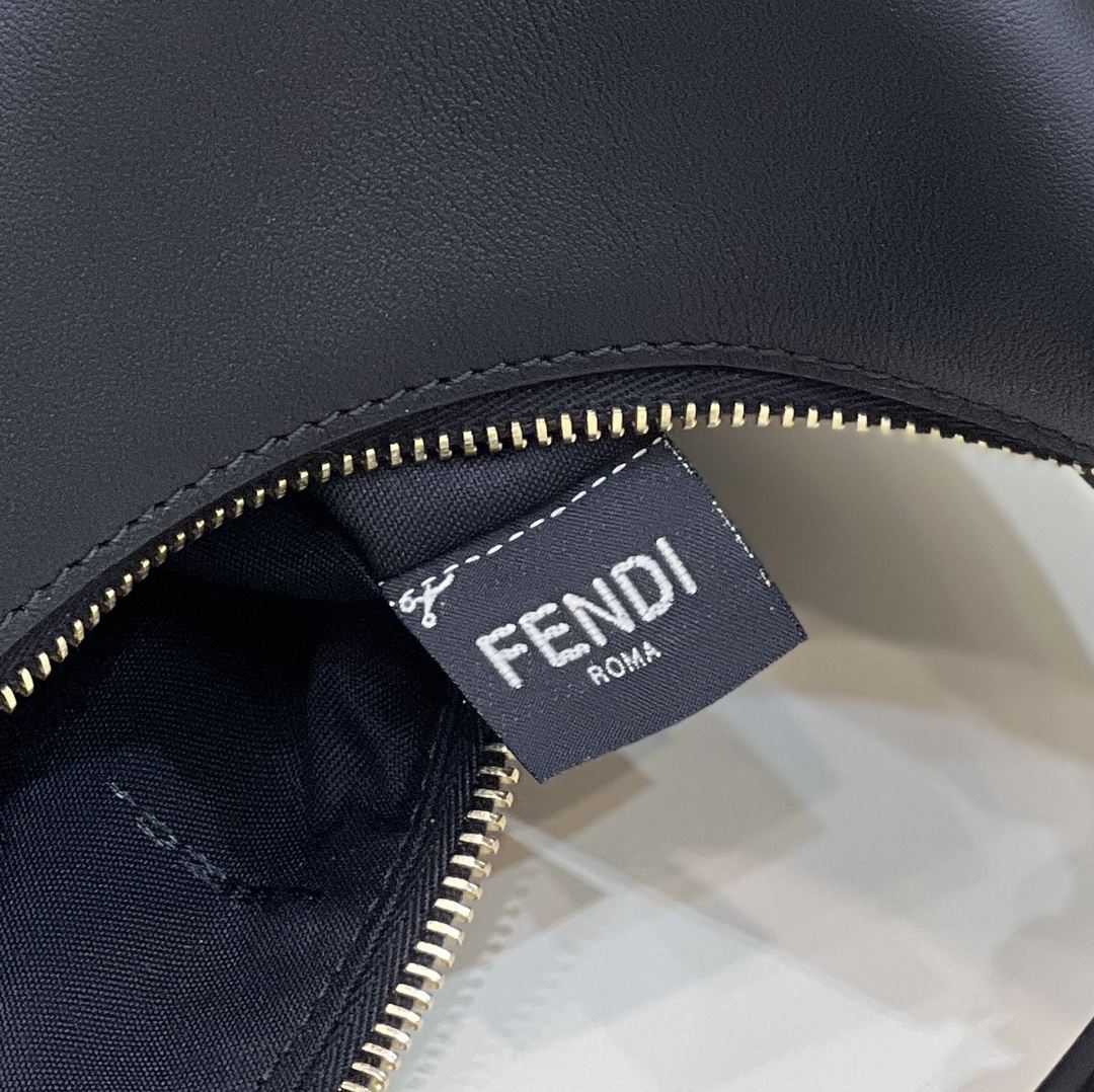 FENDI Graphy Meduim Black