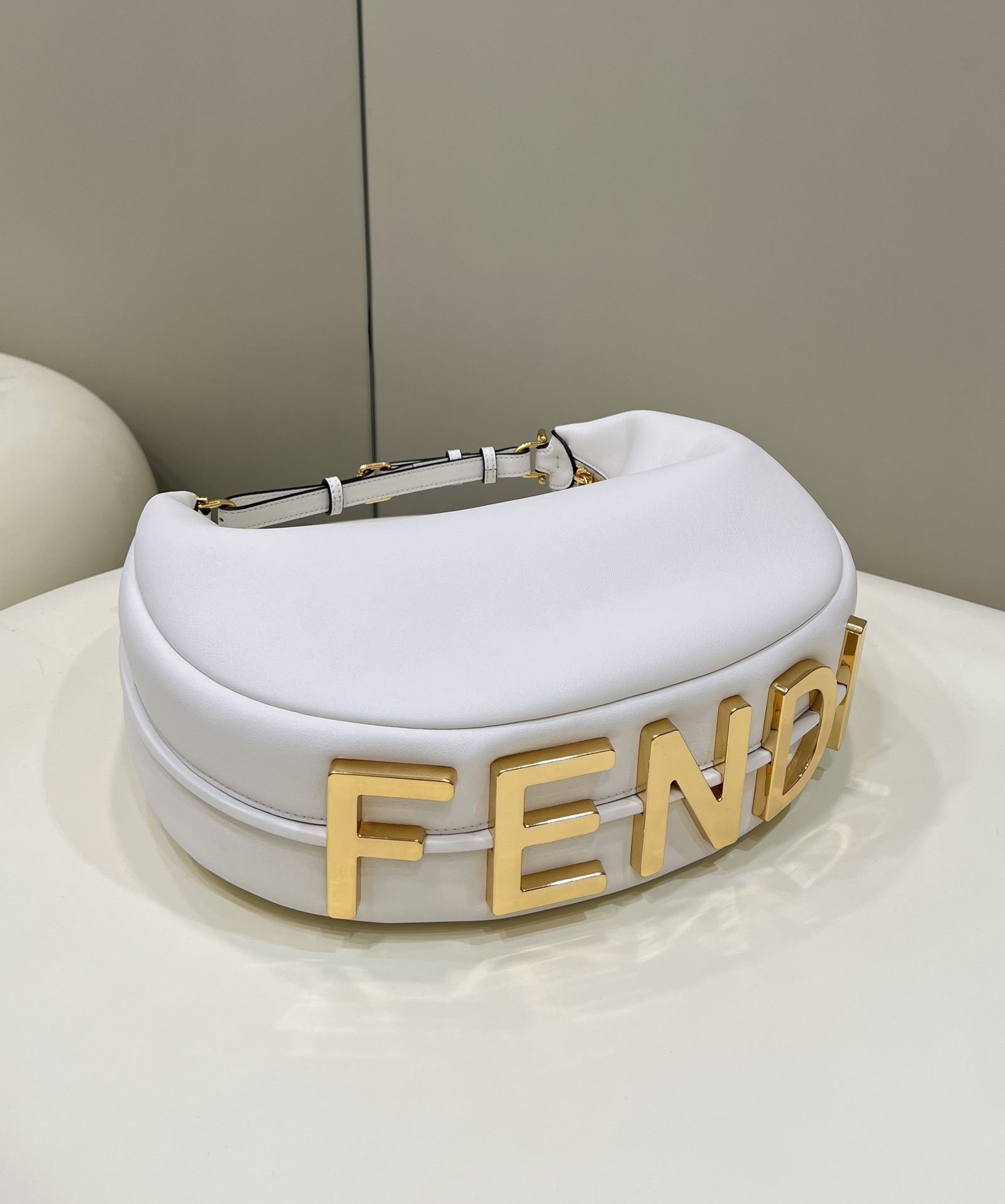 FENDI Graphy Meduim White