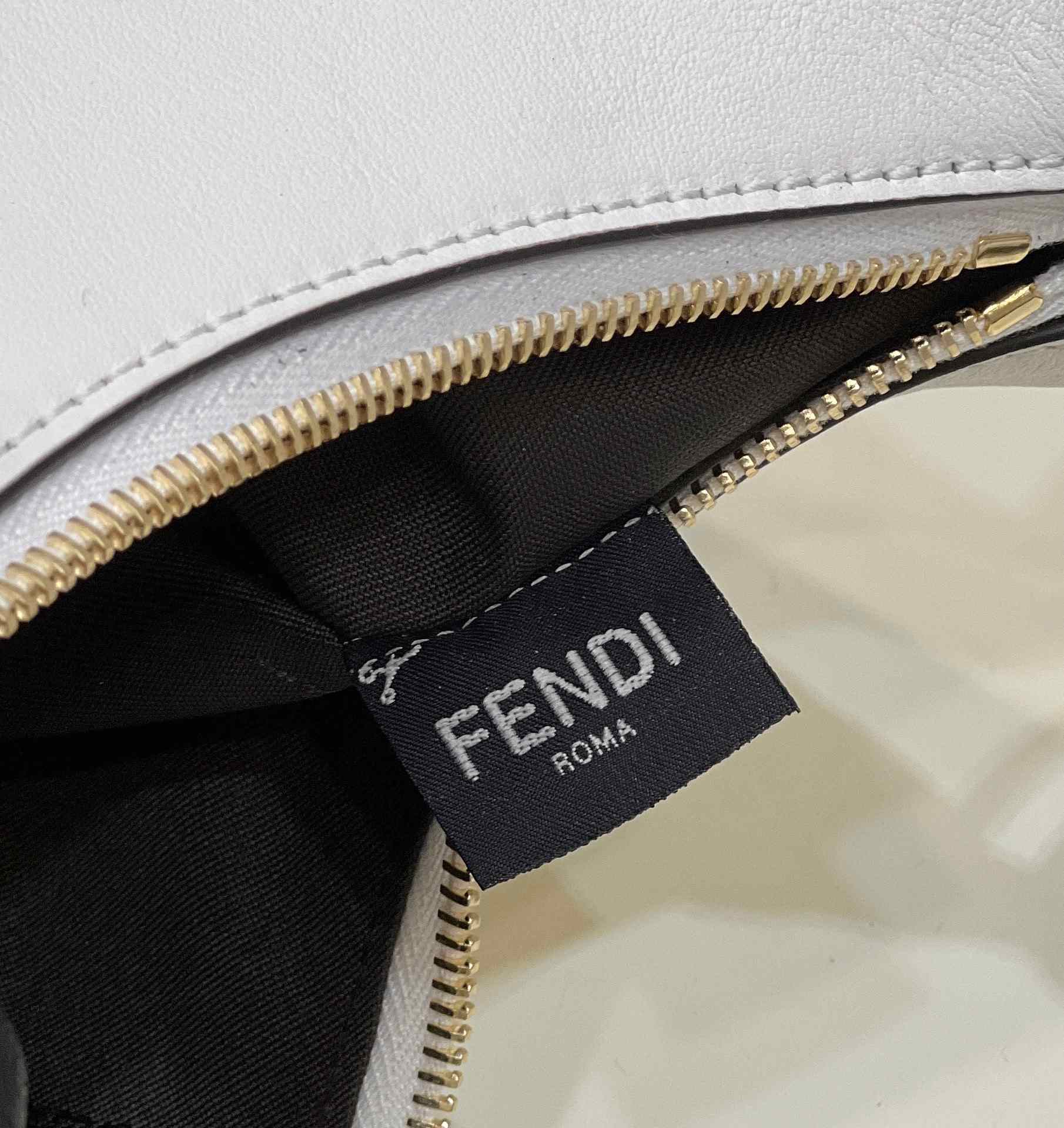 FENDI Graphy Small White