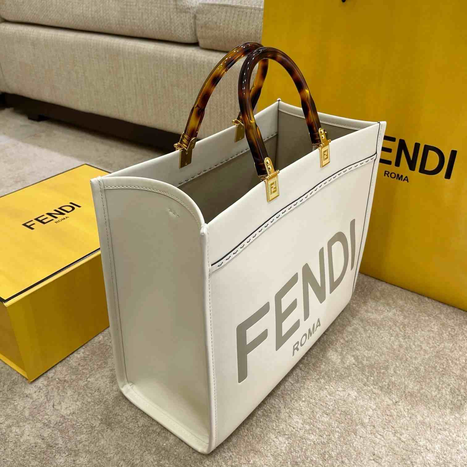 FENDI Sunshine Medium White Leather Shopper