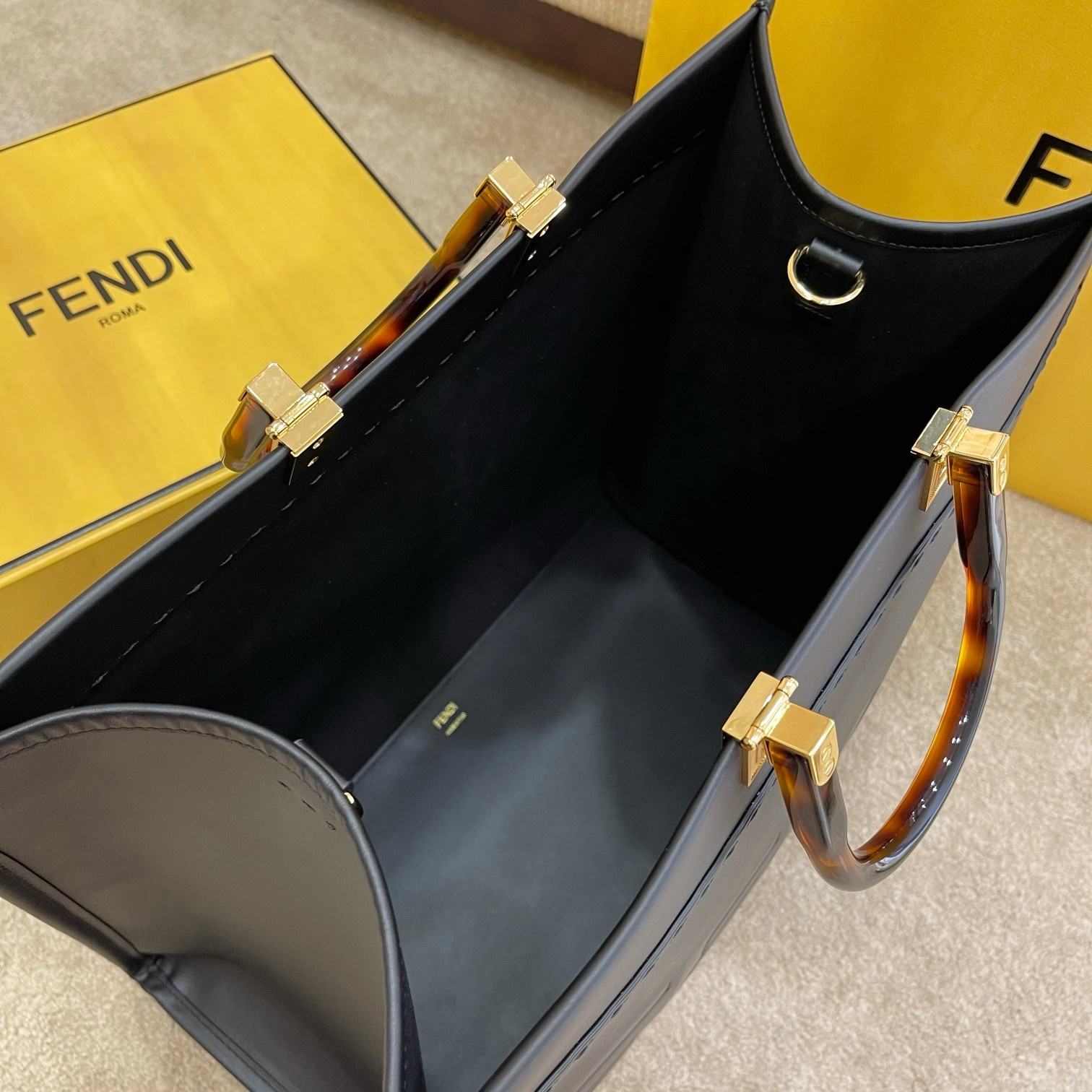 FENDI Sunshine Large Black Leather Shopper