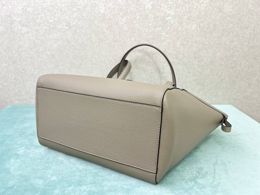 FENDI Origami Meduim Dove Gray