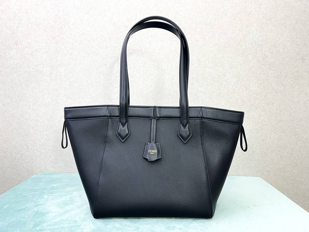 FENDI Origami Meduim Black