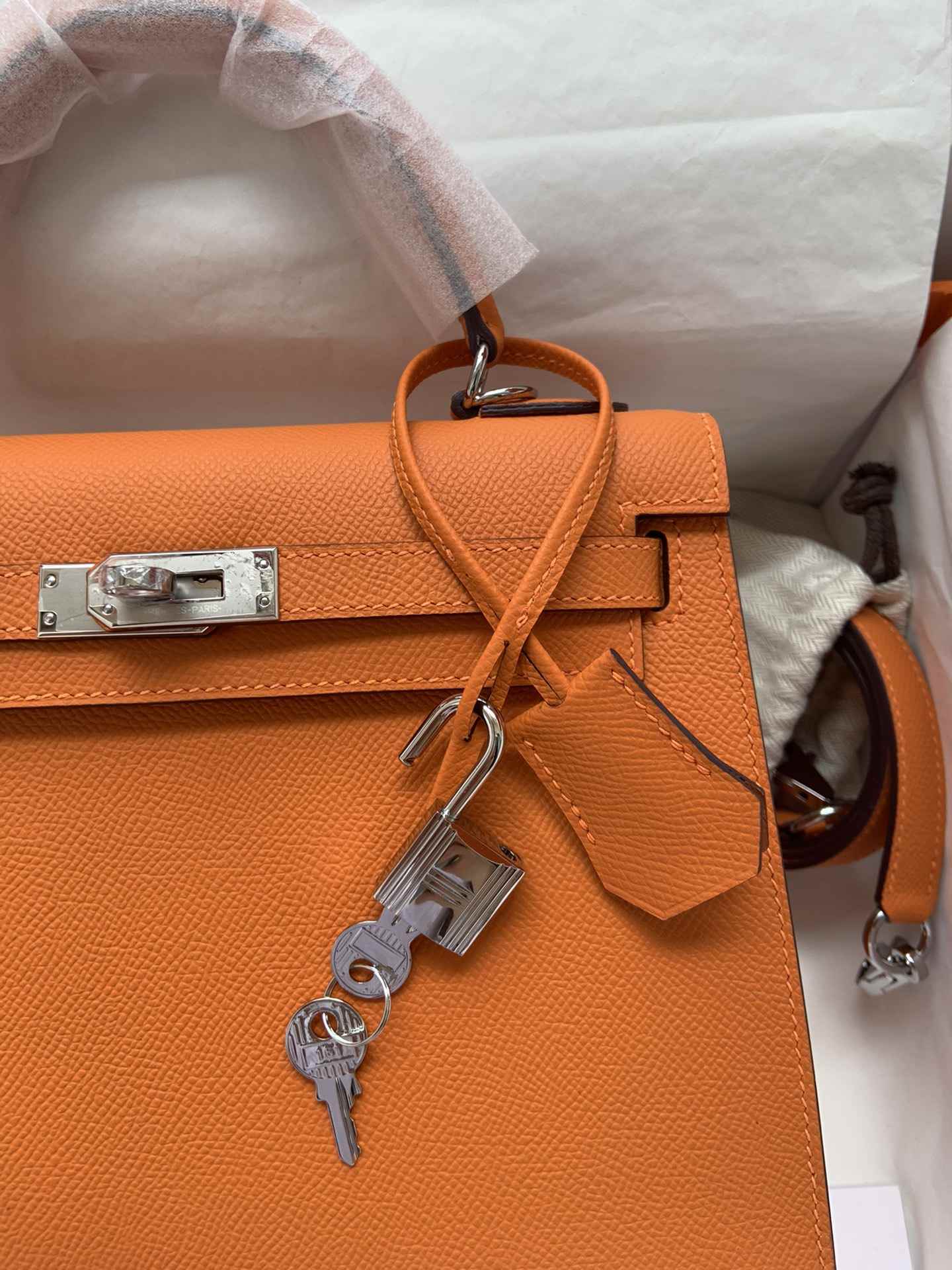 HERMES Kelly 25 Orange Epsom Silver-tone Hardware