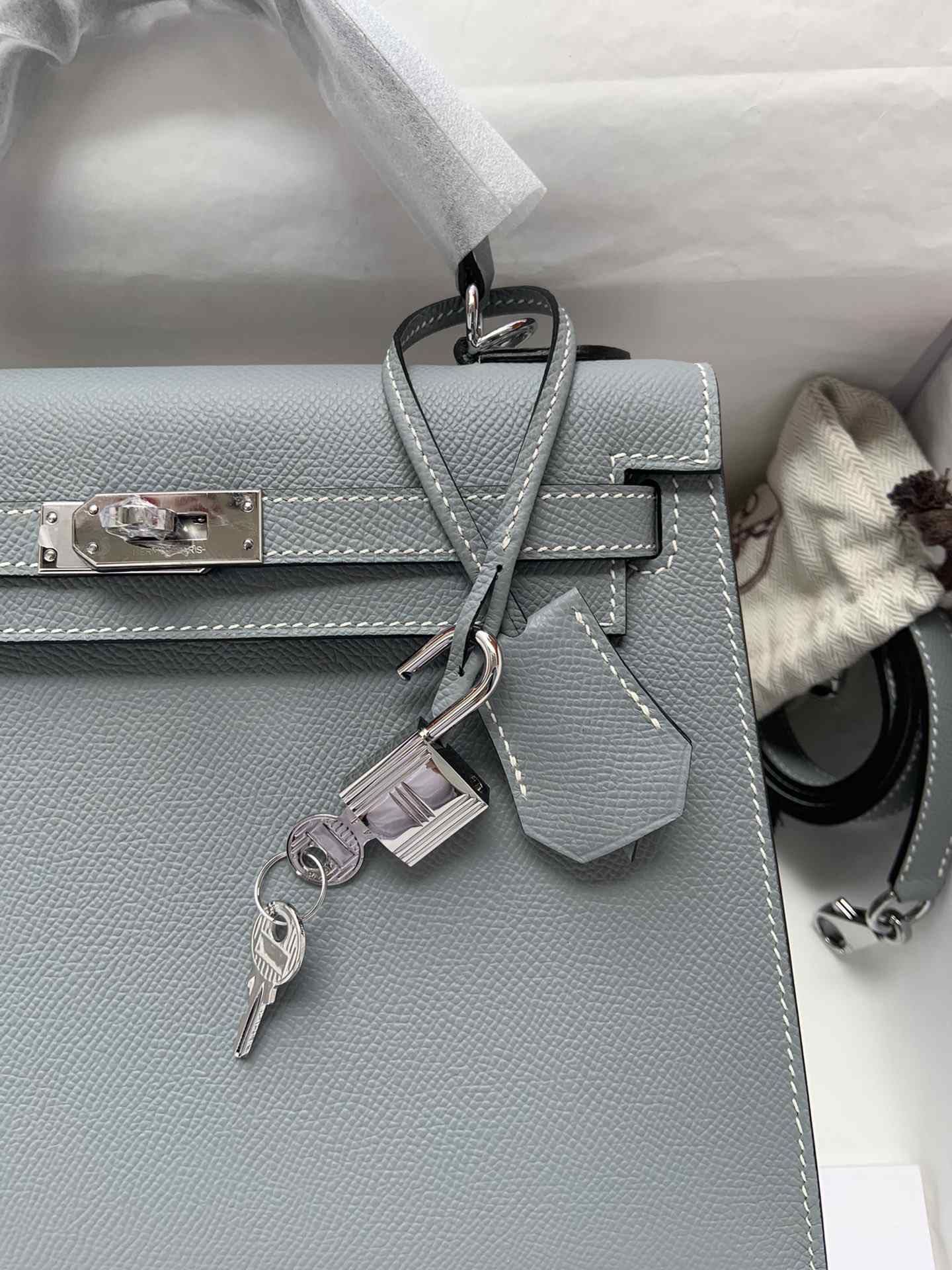 HERMES Kelly 25 Bleu Lin Epsom Silver-tone Hardware