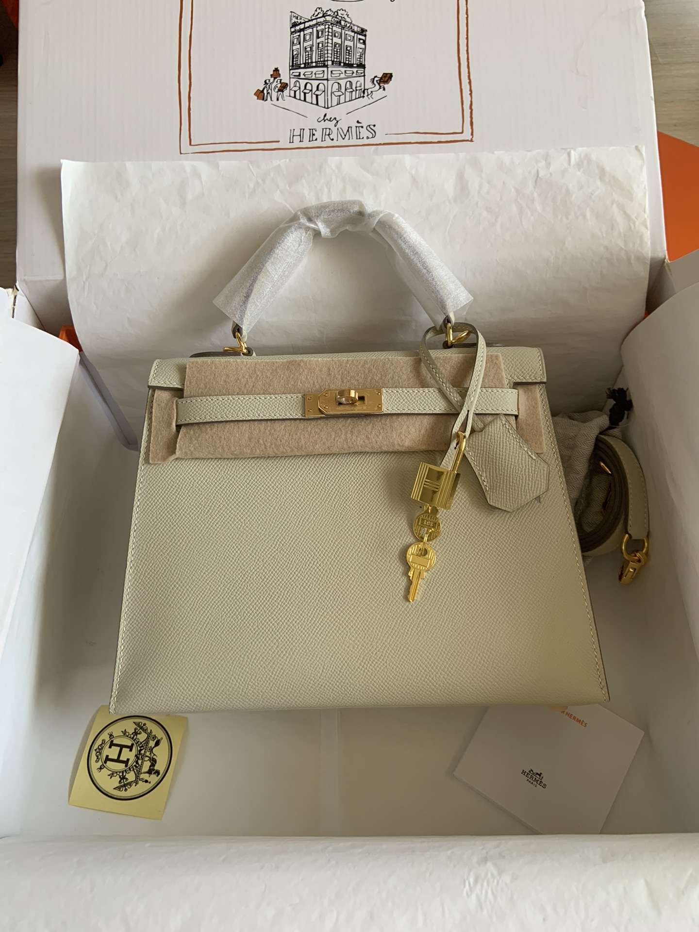 HERMES Kelly 25 Craie Epsom Gold-tone Hardware