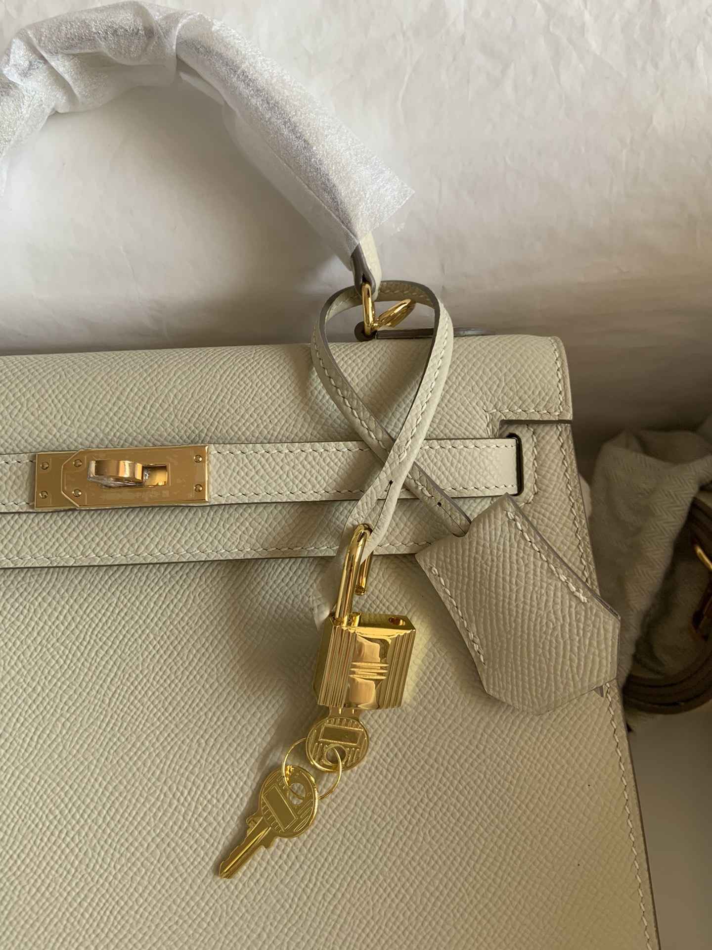 HERMES Kelly 25 Craie Epsom Gold-tone Hardware