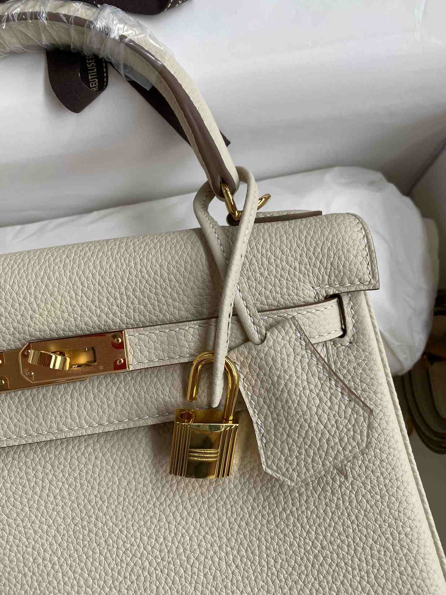 HERMES Kelly 25 Craie Togo Gold-tone Hardware