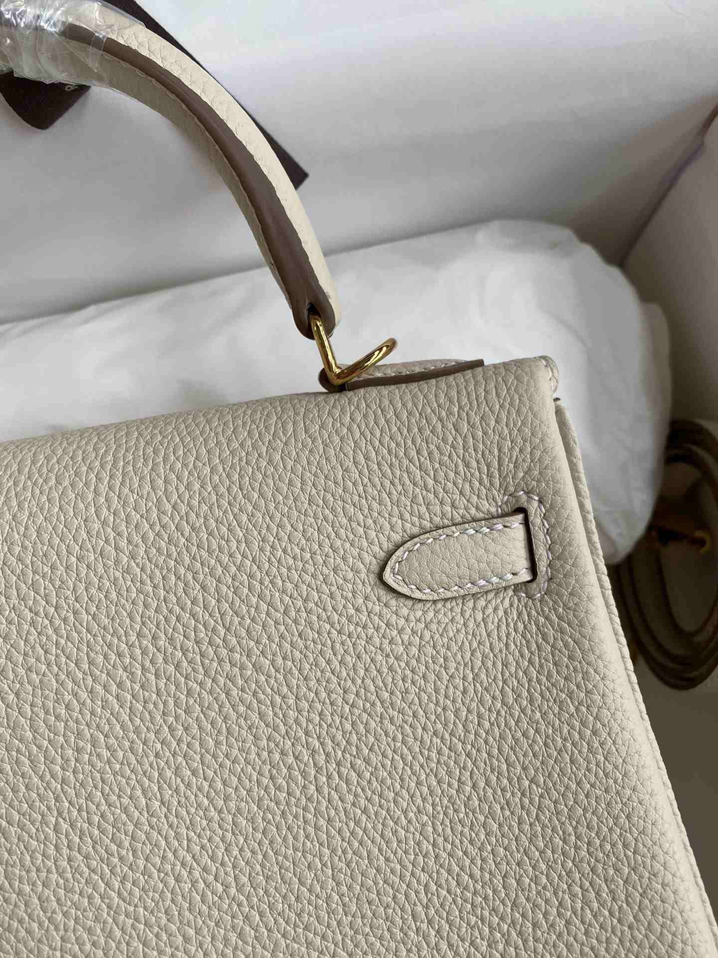 HERMES Kelly 25 Craie Togo Gold-tone Hardware