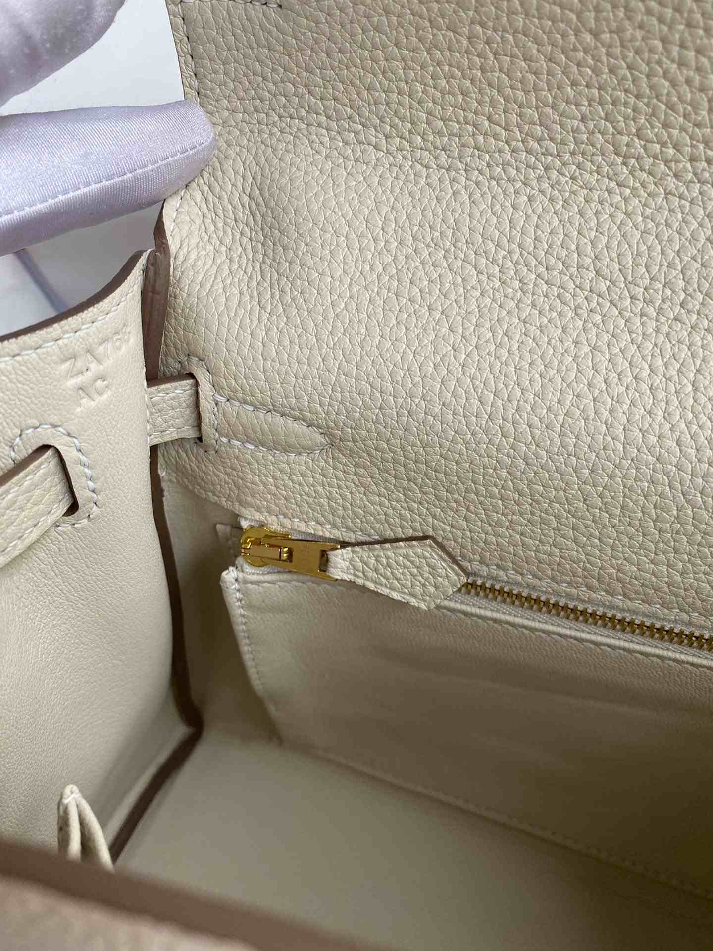 HERMES Kelly 25 Craie Togo Gold-tone Hardware