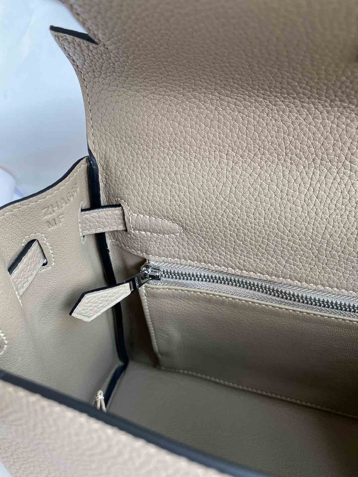 HERMES Kelly 25 Gris Tourterelle Togo Silver-tone Hardware