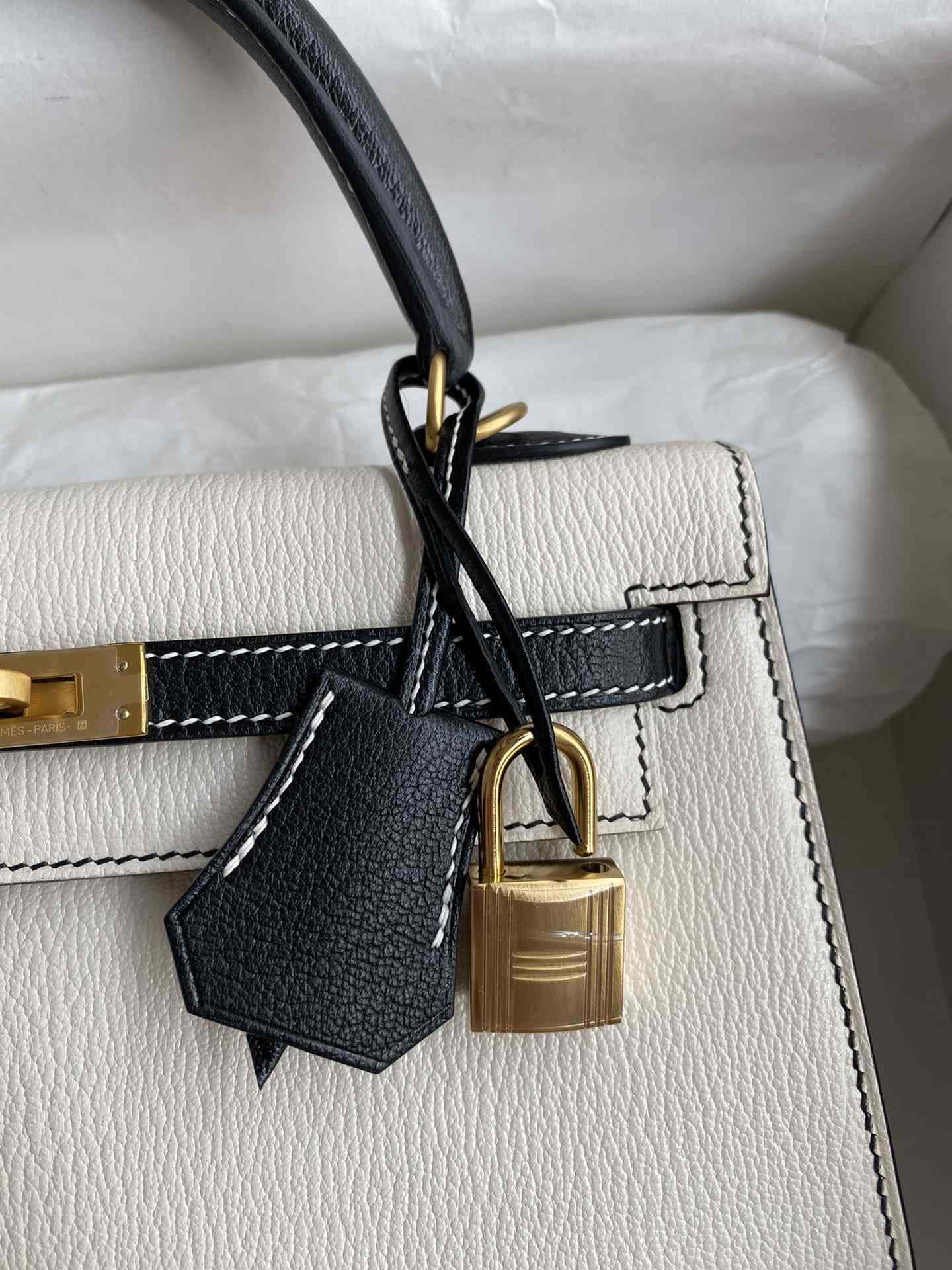 HERMES Kelly 25 Craie&Nior Epsom Gold-tone Hardware