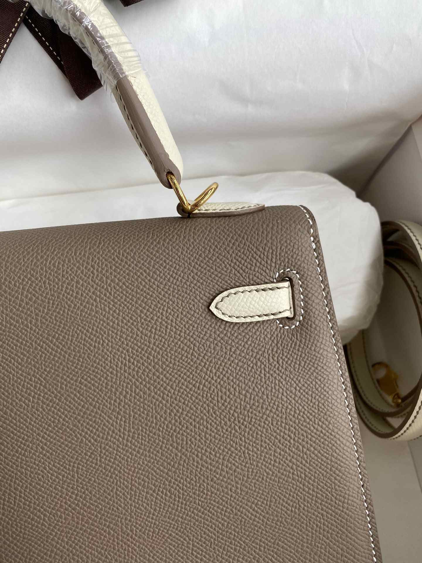 HERMES Kelly 25 Etoupe&Craie Epsom Gold-tone Hardware