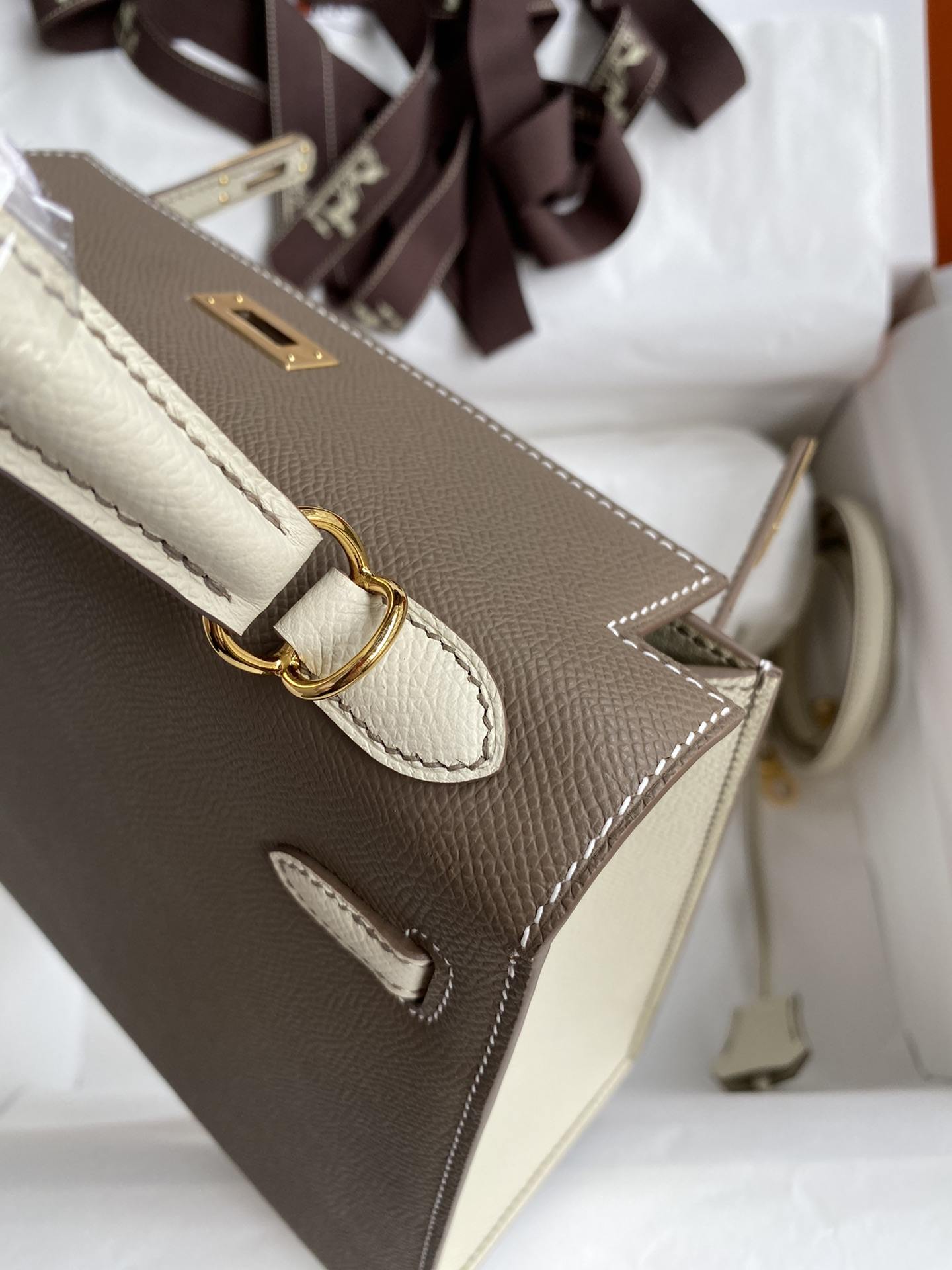 HERMES Kelly 25 Etoupe&Craie Epsom Gold-tone Hardware