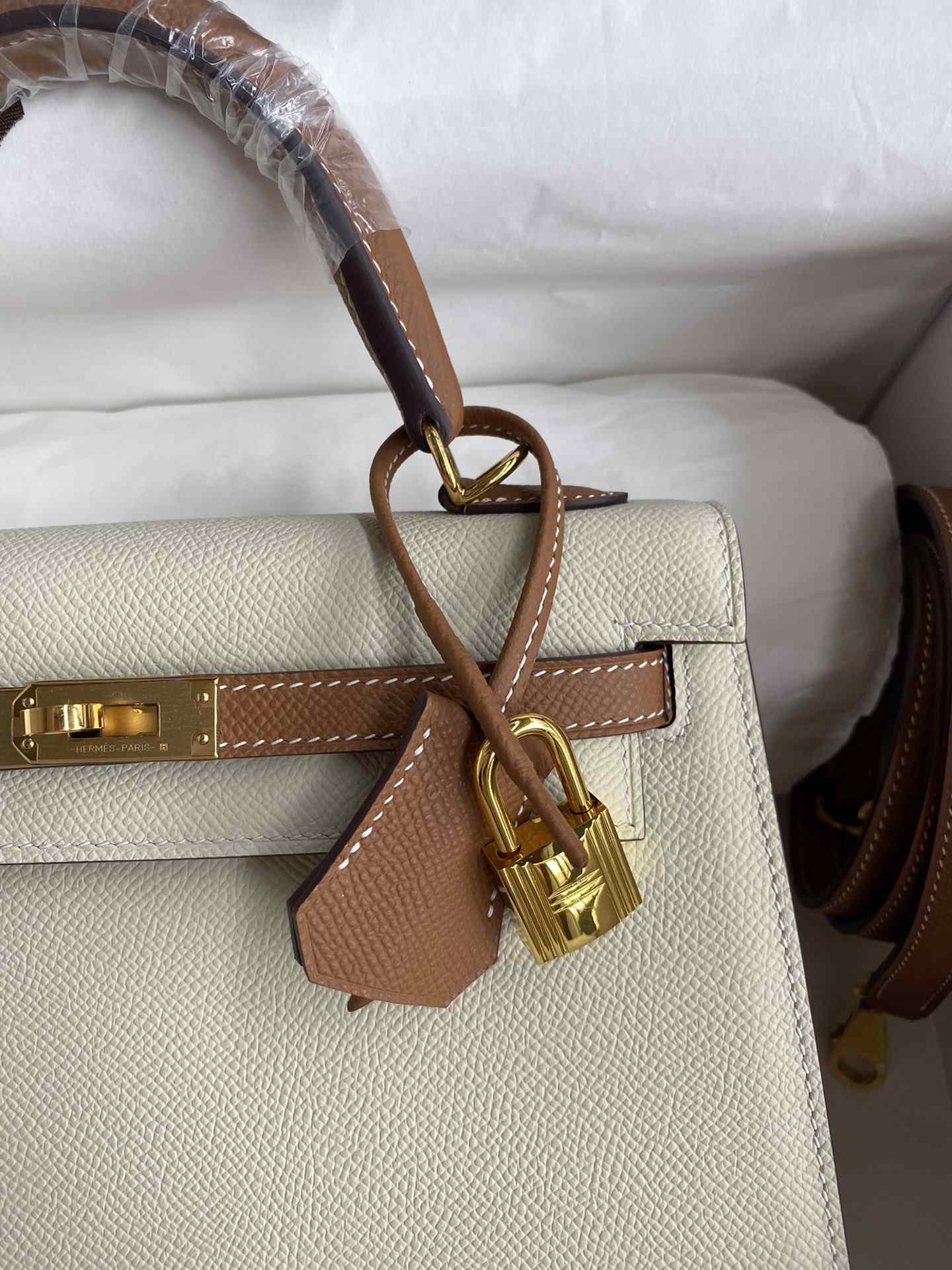 HERMES Kelly 25 Craie&Gold Epsom Gold-tone Hardware