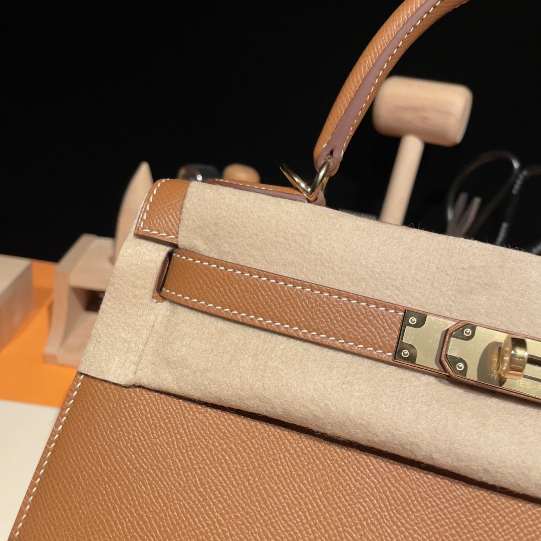 HERMES Kelly 28 Gold Epsom Gold-tone Hardware