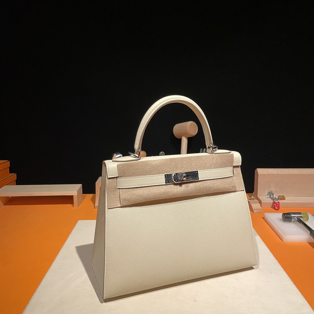 HERMES Kelly 28 Craie Epsom Silver-tone Hardware