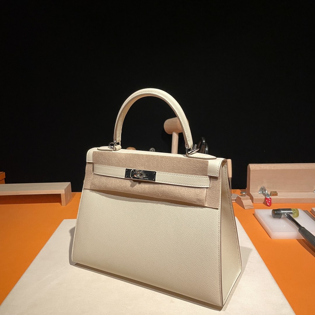 HERMES Kelly 28 Craie Epsom Silver-tone Hardware