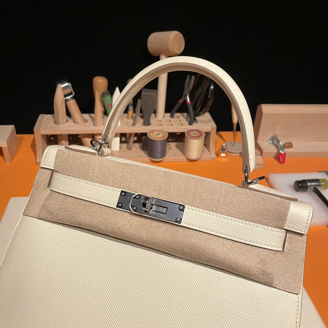 HERMES Kelly 28 Craie Epsom Silver-tone Hardware