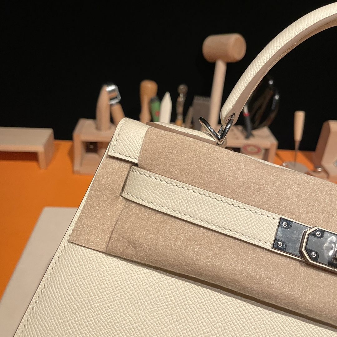 HERMES Kelly 28 Craie Epsom Silver-tone Hardware