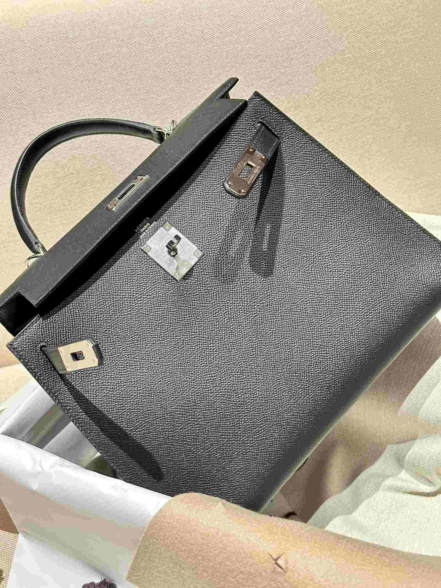 HERMES Kelly 28 Nior Epsom Silver-tone Hardware