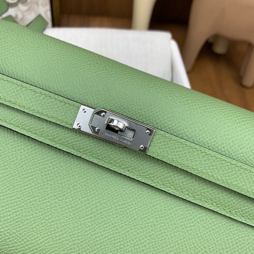 HERMES Kelly To Go Vert Criquet Epsom Silver-tone Hardware