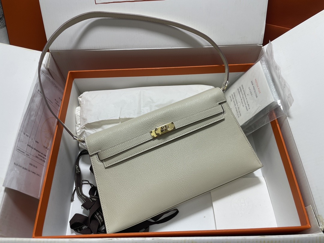 HERMES Kelly Elan Craie Chevre Gold-tone Hardware