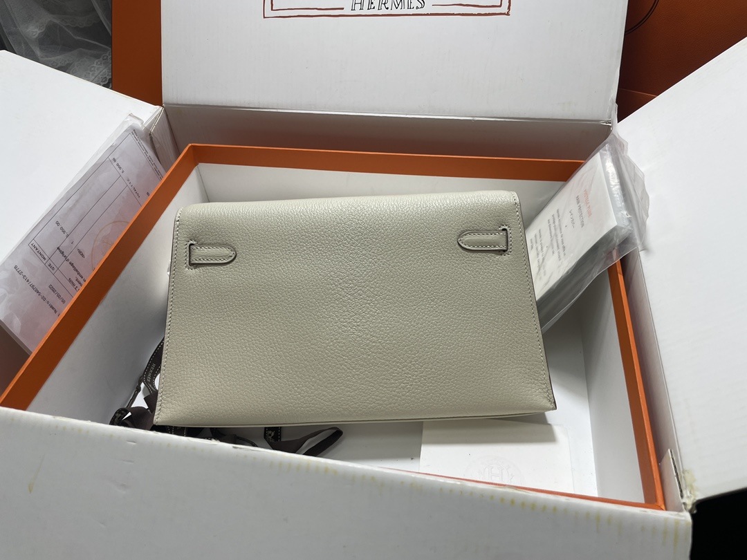 HERMES Kelly Elan Craie Chevre Gold-tone Hardware