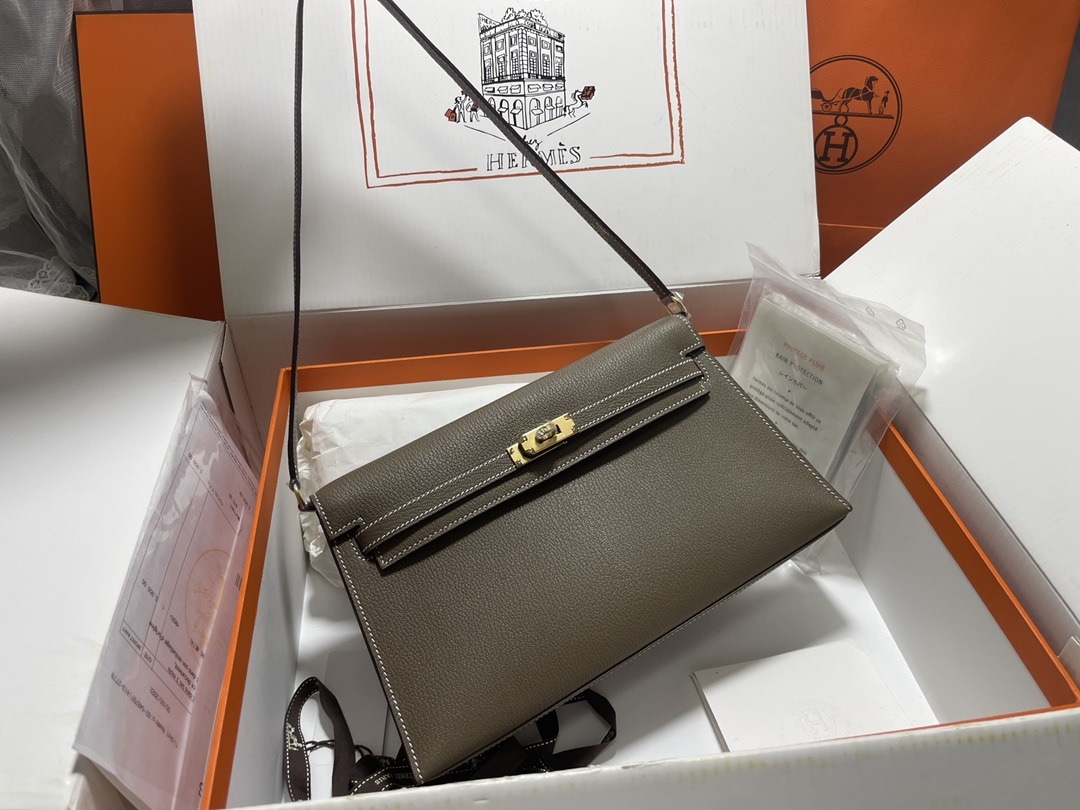 HERMES Kelly Elan Etoupe Chevre Gold-tone Hardware