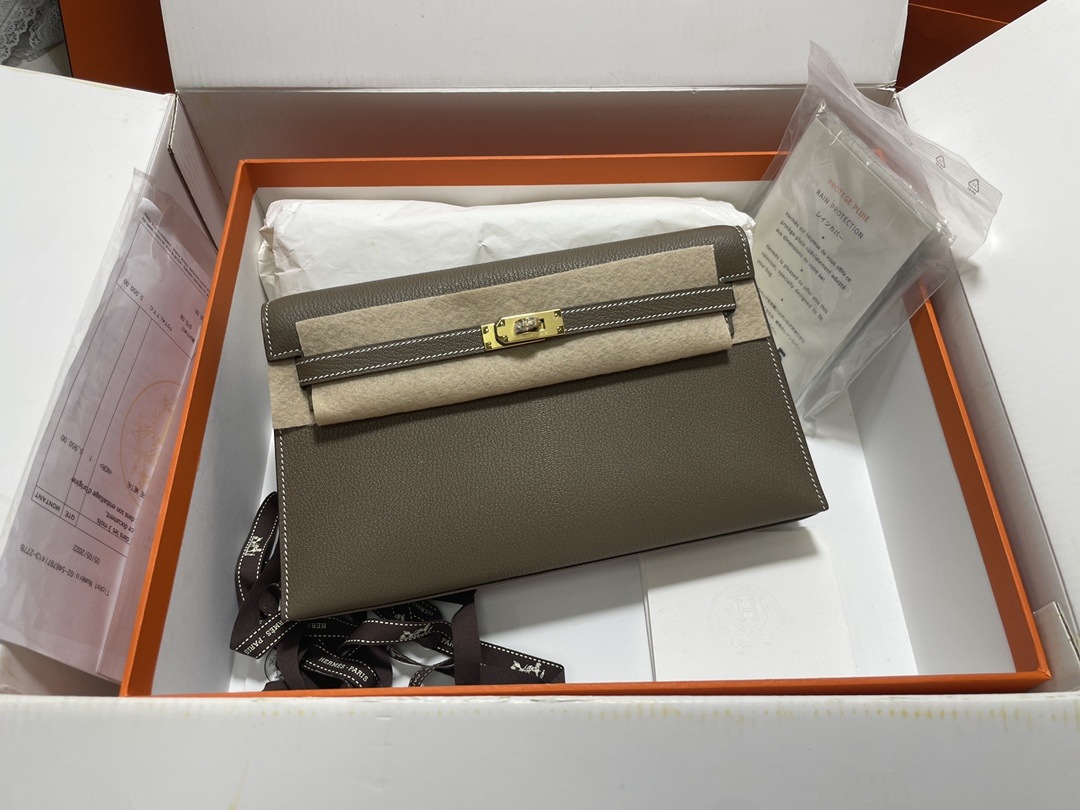 HERMES Kelly Elan Etoupe Chevre Gold-tone Hardware