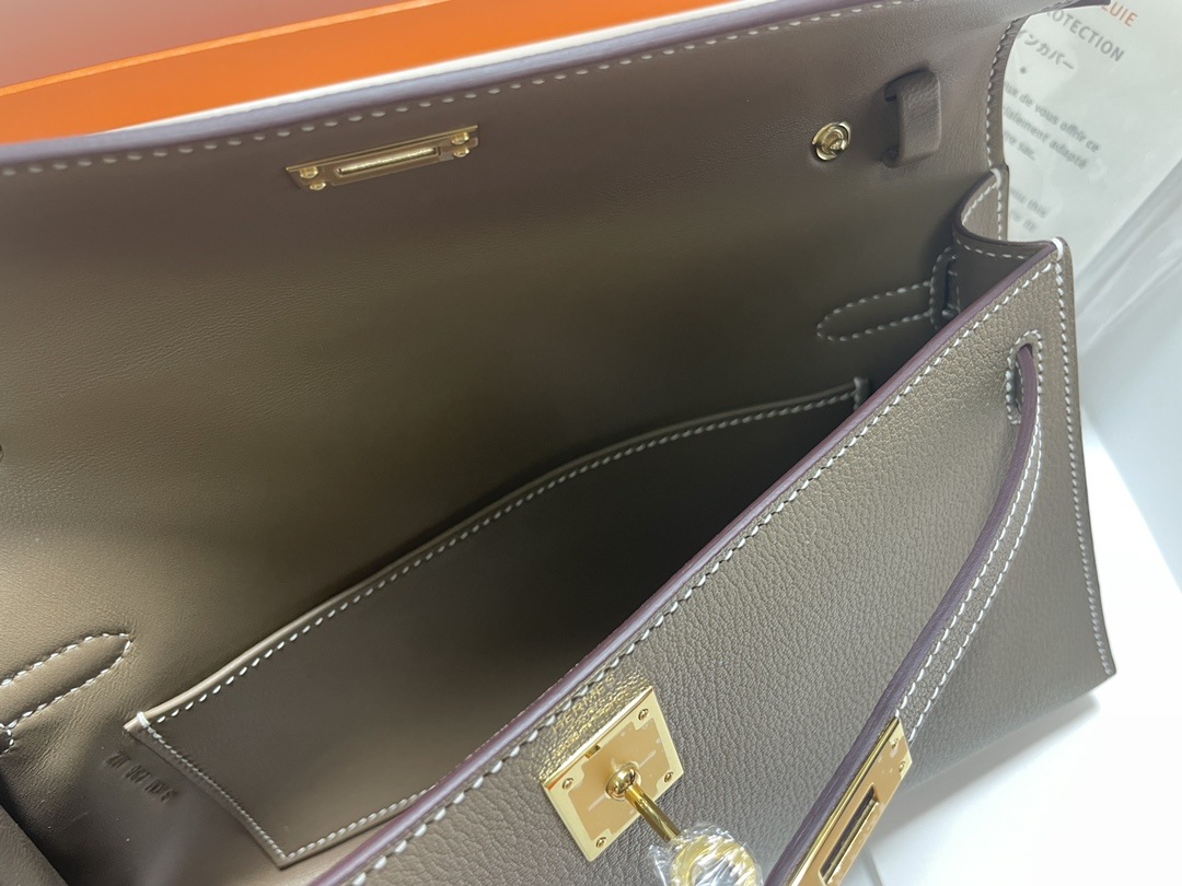 HERMES Kelly Elan Etoupe Chevre Gold-tone Hardware