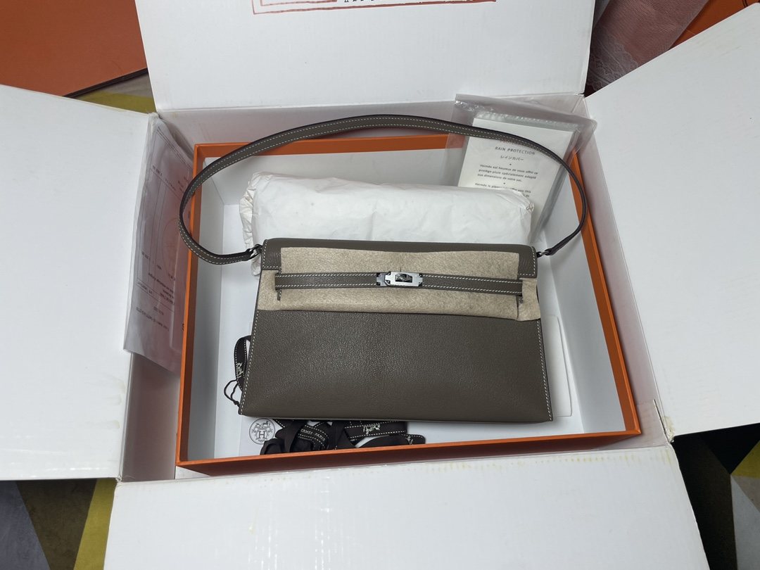 HERMES Kelly Elan Etoupe Chevre Silver-tone Hardware