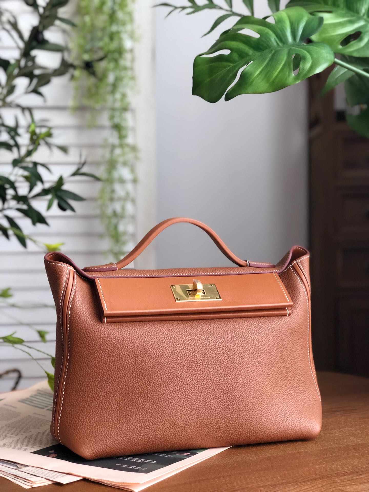 HERMES Kelly 2424 Gold Togo Gold-tone Hardware