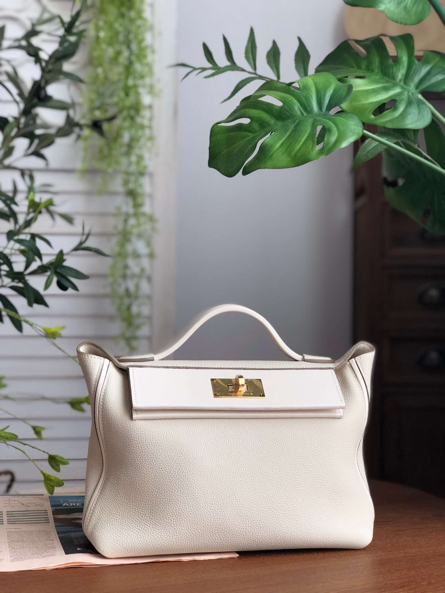 HERMES Kelly 2424 Craie Togo Gold-tone Hardware