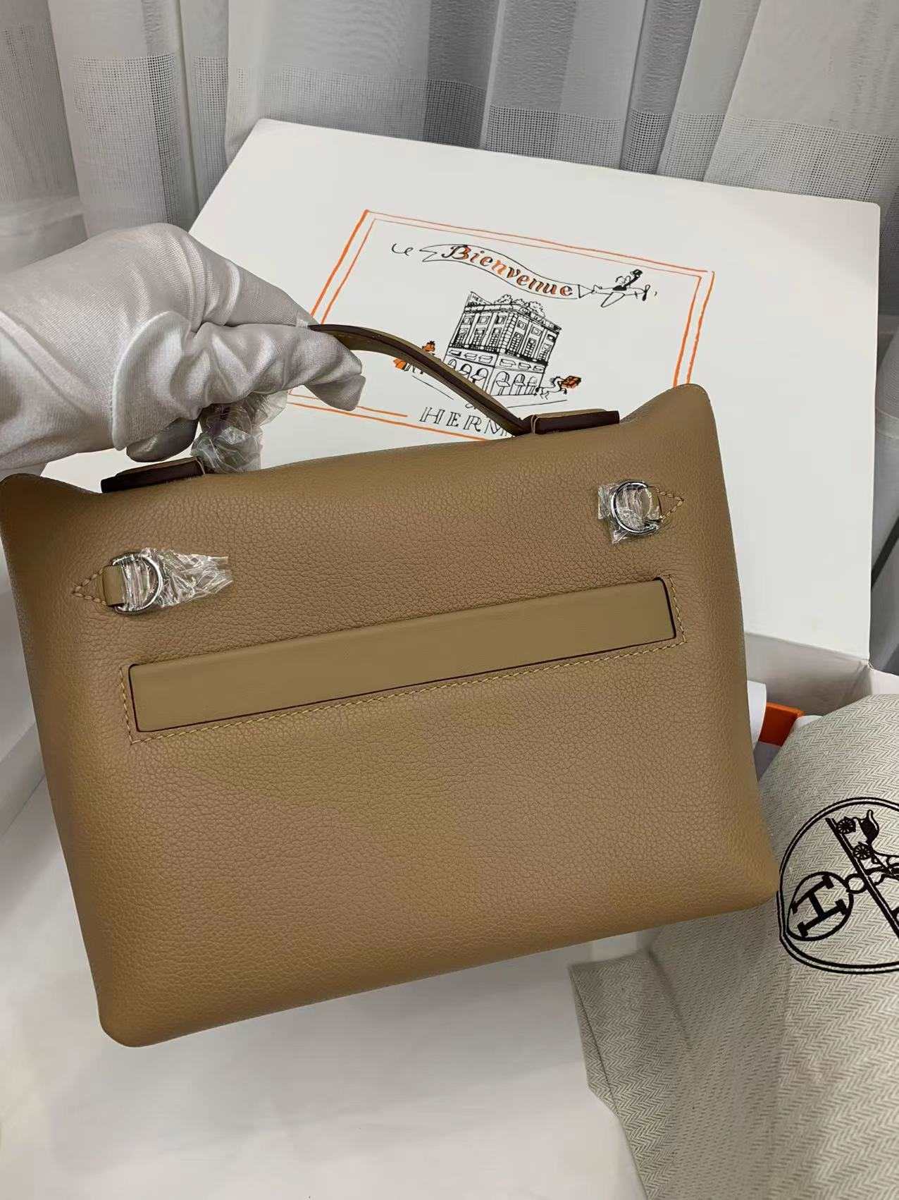 HERMES Kelly Mini 2424 Biscuit Evercolor Silver-tone Hardware