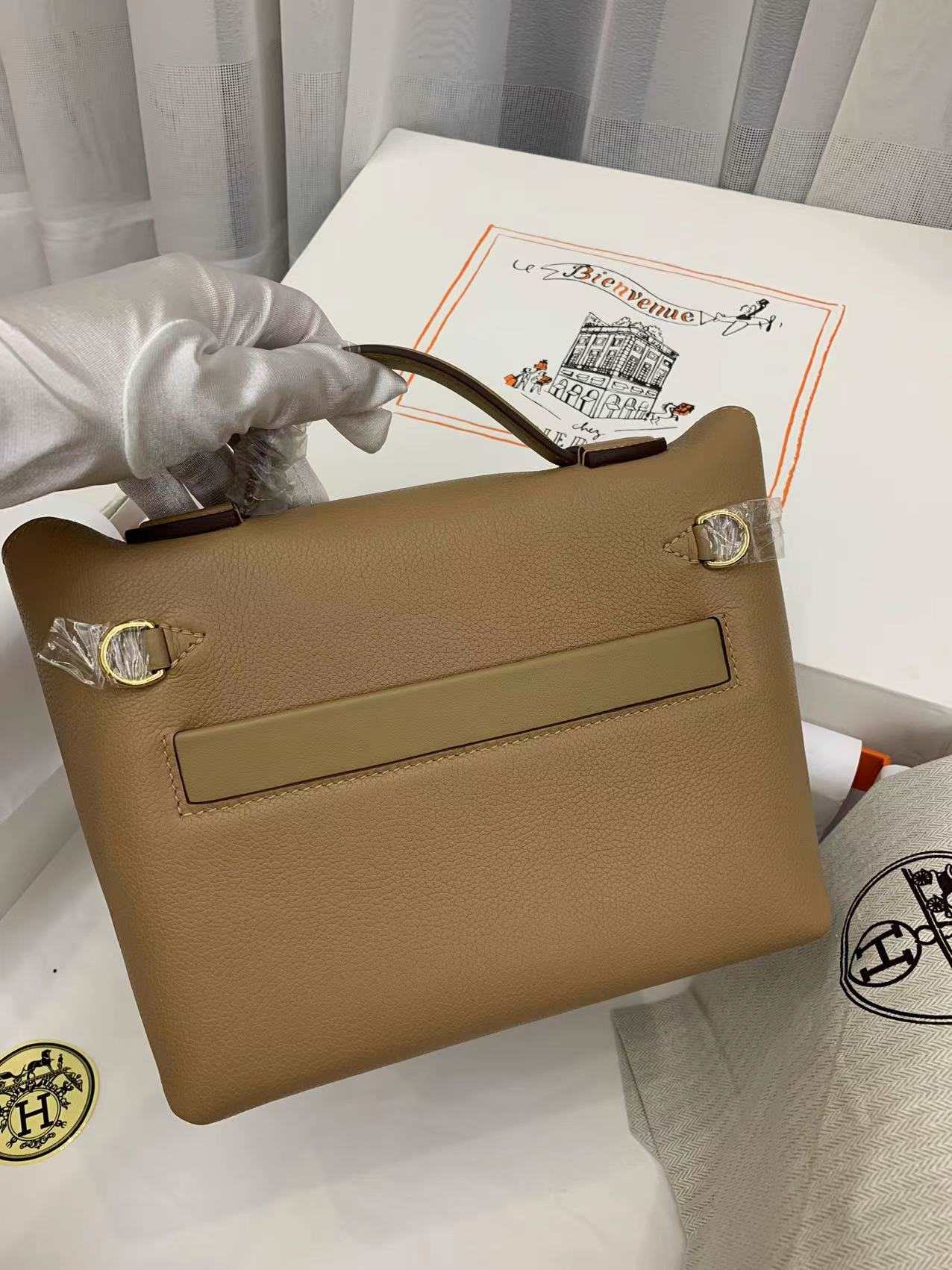 HERMES Kelly Mini 2424 Biscuit Evercolor Gold-tone Hardware