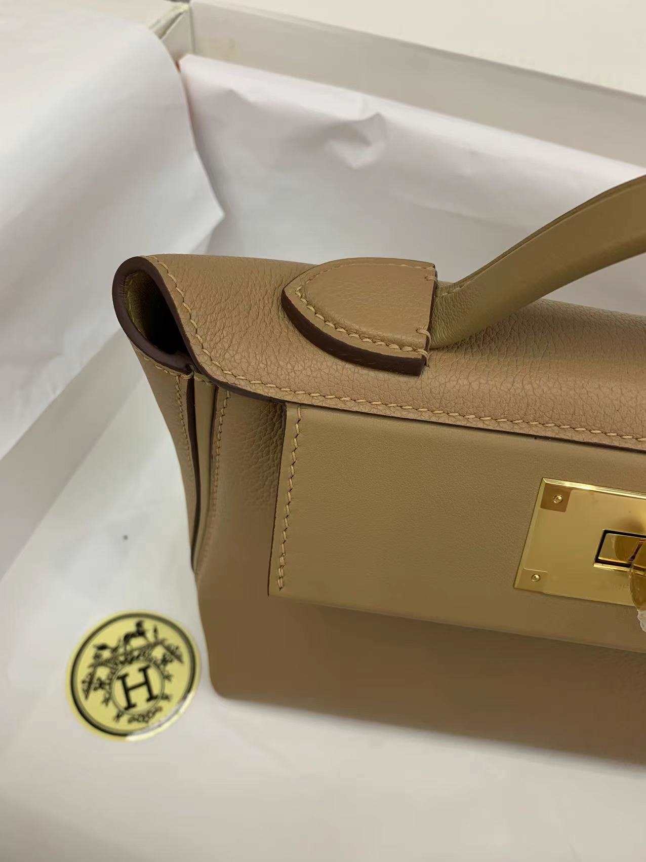 HERMES Kelly Mini 2424 Biscuit Evercolor Gold-tone Hardware