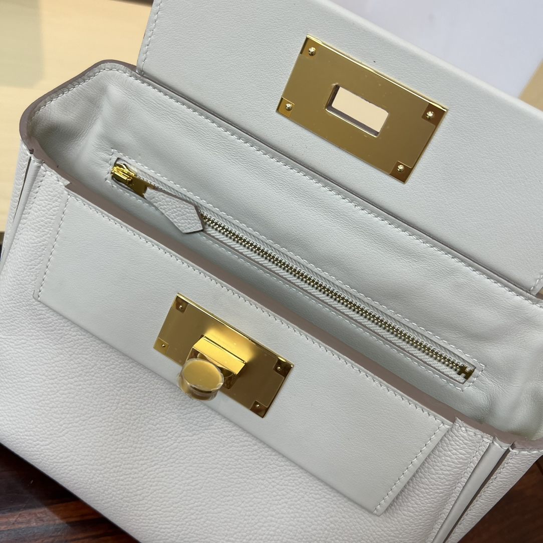 HERMES Kelly Mini 2424 Craie Evercolor Gold-tone Hardware