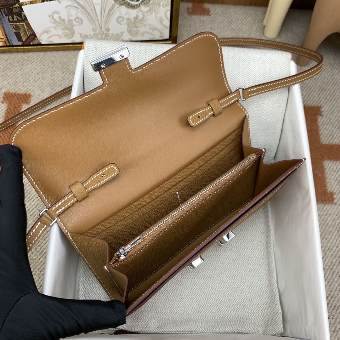 HERMES Constance to go Gold Epsom