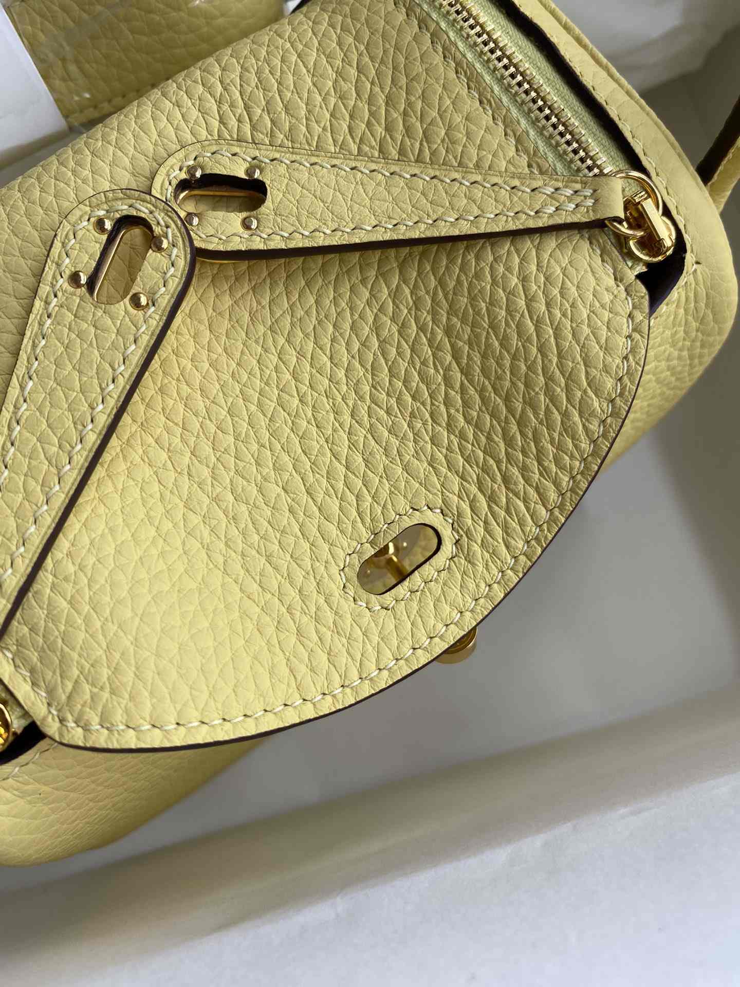 HERMES Lindy 19 Jaune Poussin