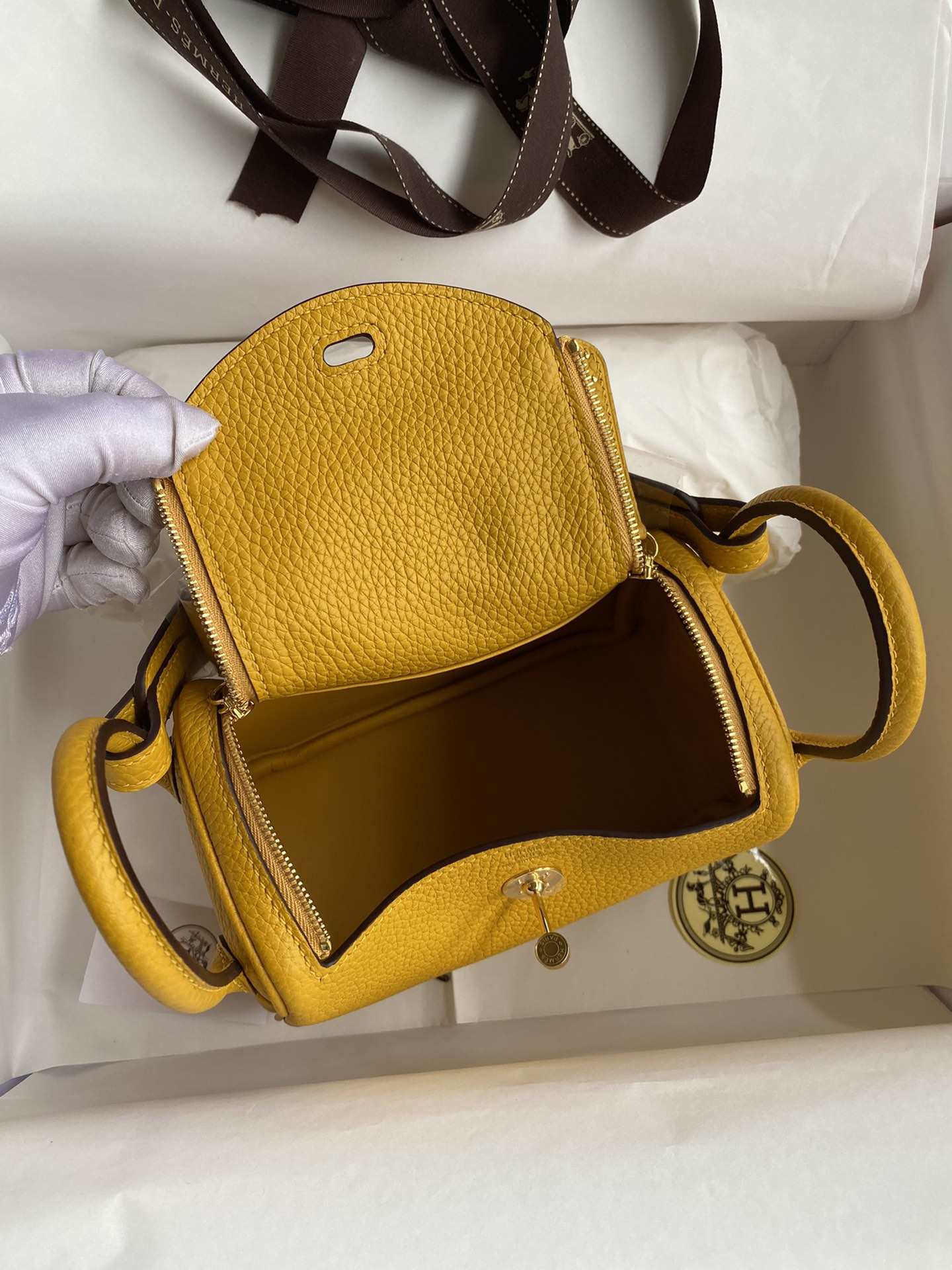 HERMES Lindy 19 Jaune Ambre